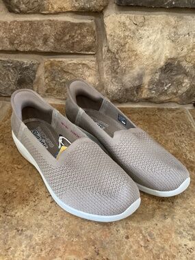 Skechers Slips Ins Womens Size 11 Ayra Sweet Voice Taupe Hands Free Shoe New